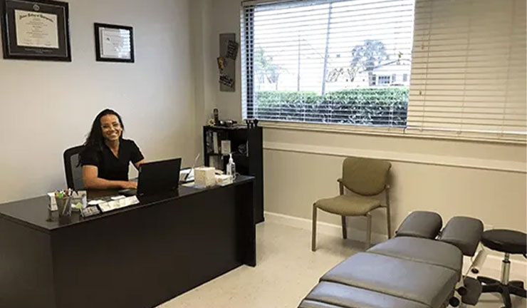 receptionist desk of Fort Lauderdale Auto Accident Injury Chiropractic